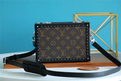 Franco Shops - Louis Vuittons  - 10122
