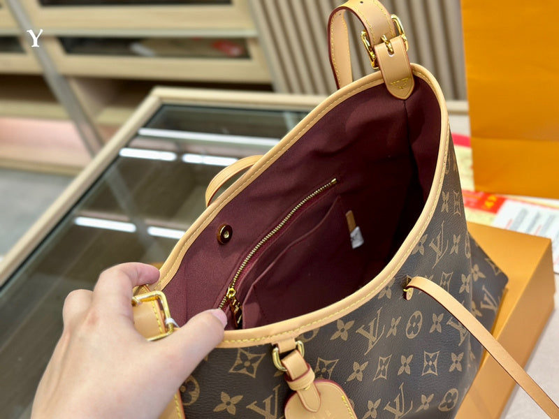 Franco Shops - Louis Vuittons  - 14848