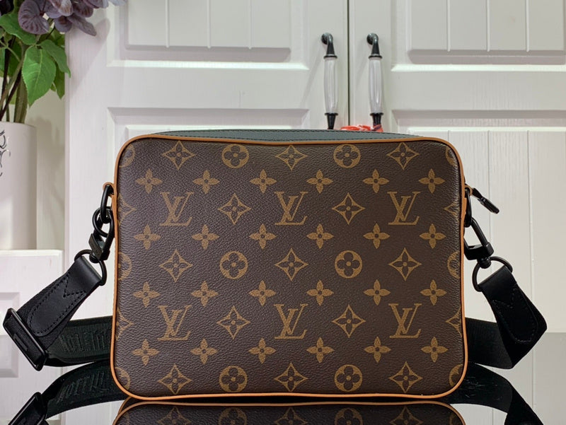Franco Shops - Louis Vuittons  - 15238
