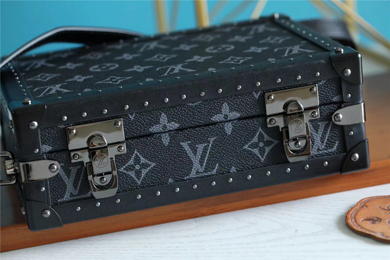 Franco Shops - Louis Vuittons  - 10123