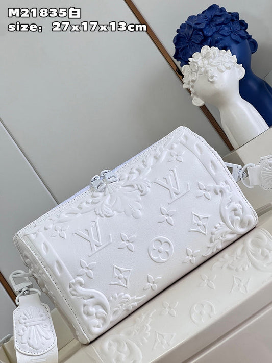 Franco Shops - Louis Vuittons  - 15374