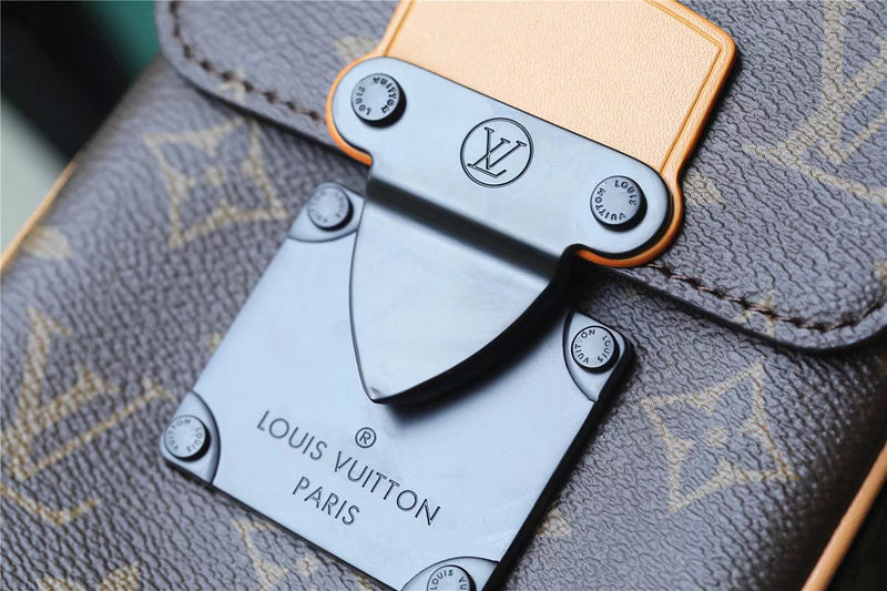 Franco Shops - Louis Vuittons  - 9924