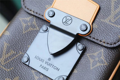 Franco Shops - Louis Vuittons  - 9924