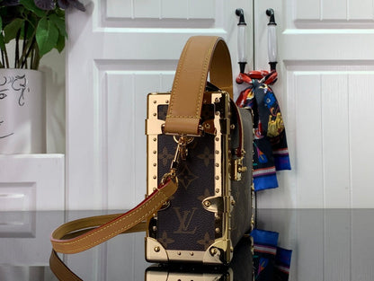 Franco Shops - Louis Vuittons  - 15222