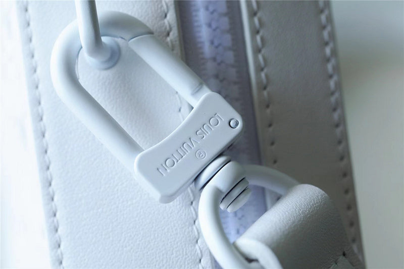 Franco Shops - Louis Vuittons  - 9939