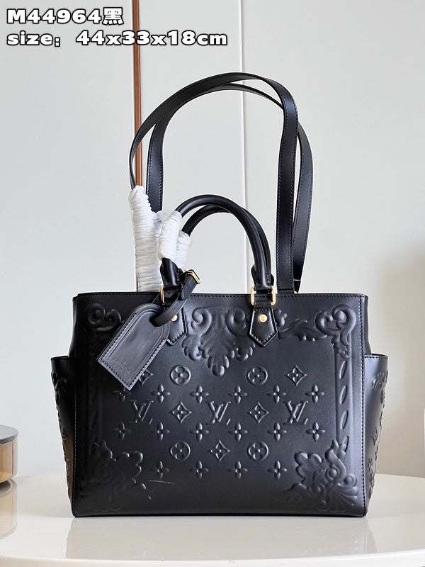 Franco Shops - Louis Vuittons  - 15477