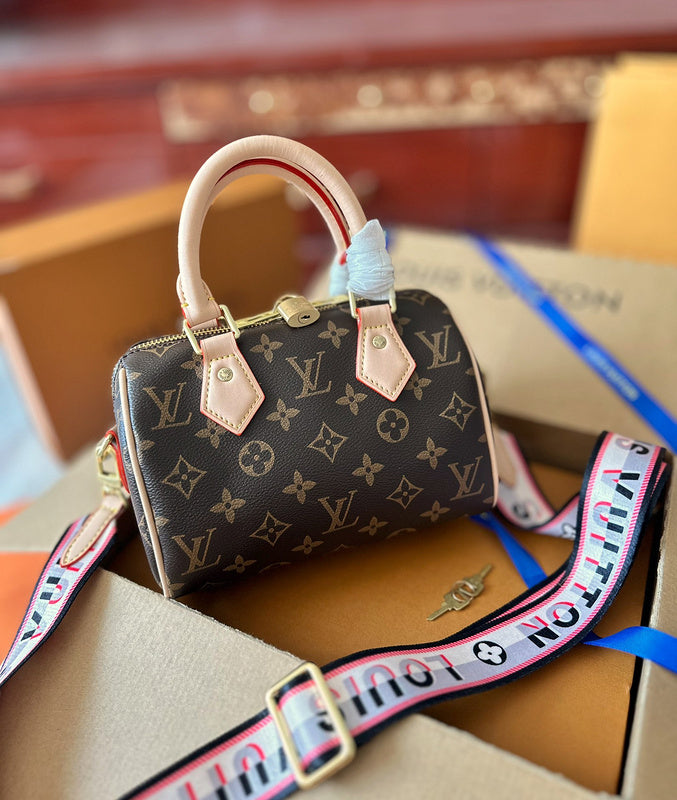 Franco Shops - Louis Vuittons  - 14852