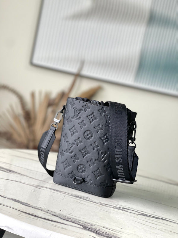 Franco Shops - Louis Vuittons  - 15423