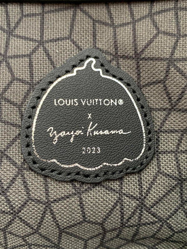 Franco Shops - Louis Vuittons  - 15497