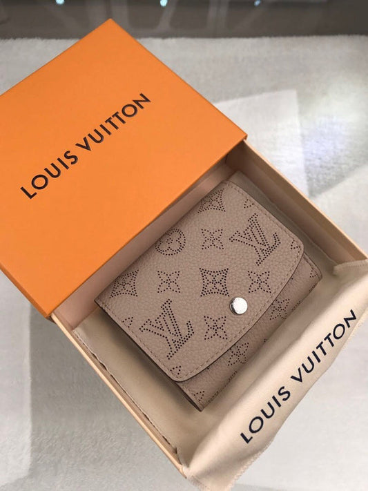 Franco Shops - Louis Vuittons  - 9145