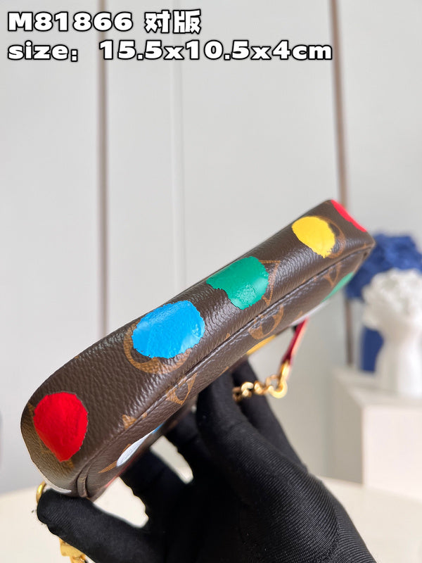 Franco Shops - Louis Vuittons  - 15705