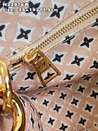 Franco Shops - Louis Vuittons  - 15149