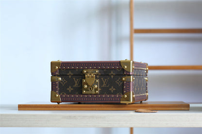 Franco Shops - Louis Vuittons  - 9554