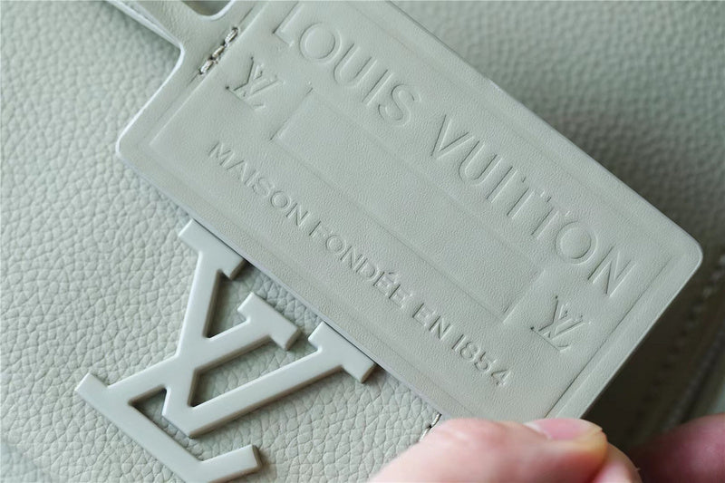 Franco Shops - Louis Vuittons  - 9595