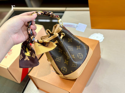 Franco Shops - Louis Vuittons  - 15017
