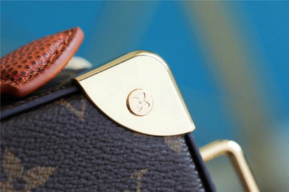 Franco Shops - Louis Vuittons  - 10119