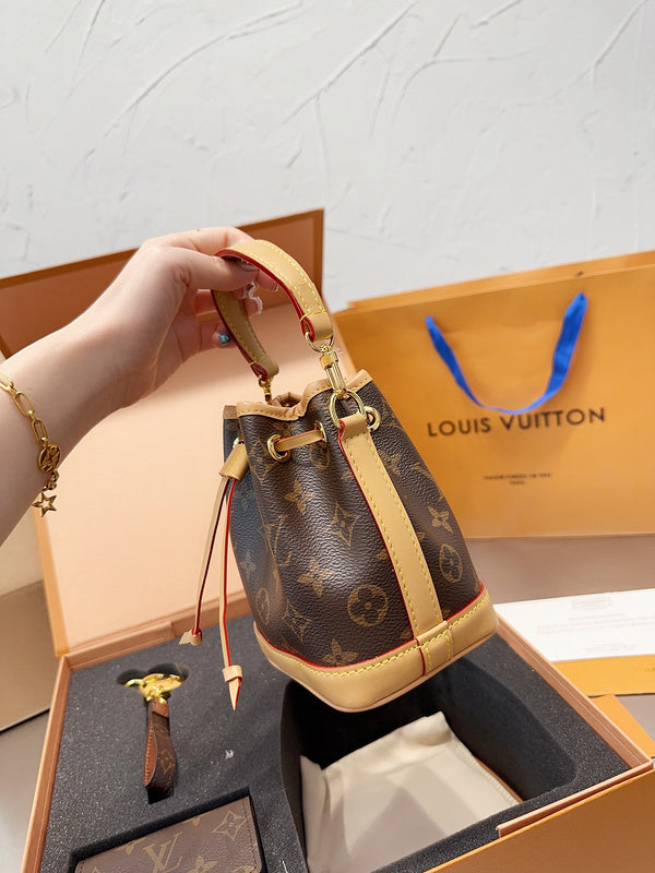 Franco Shops - Louis Vuittons  - 14882