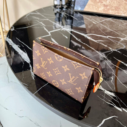 Franco Shops - Louis Vuittons  - 15730
