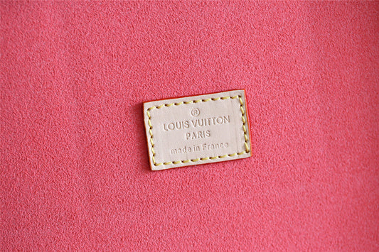 Franco Shops - Louis Vuittons  - 9538
