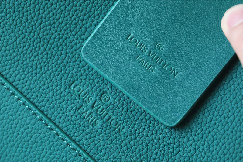 Franco Shops - Louis Vuittons  - 9921