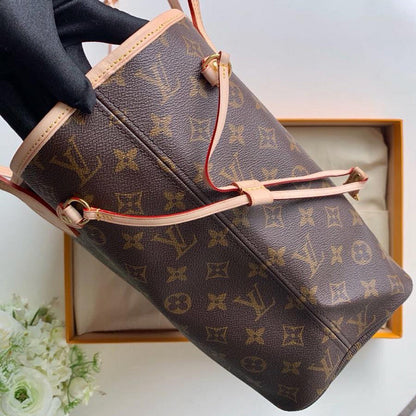Franco Shops - Louis Vuittons  - 15574