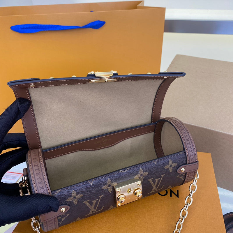Franco Shops - Louis Vuittons  - 15072