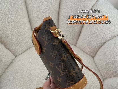 Franco Shops - Louis Vuittons  - 15078