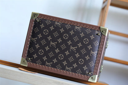 Franco Shops - Louis Vuittons  - 9512