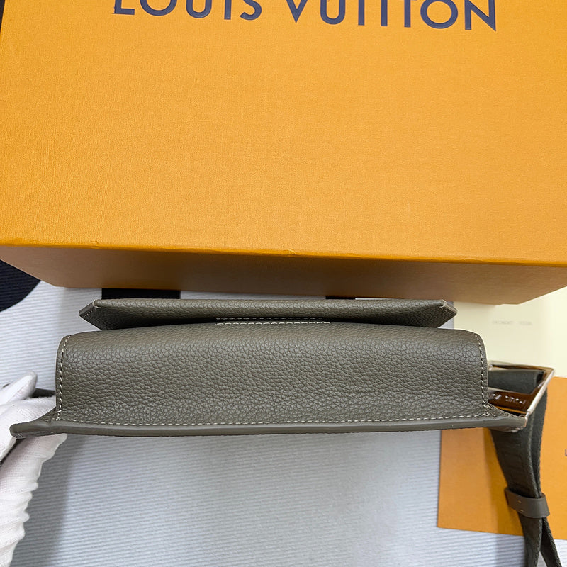 Franco Shops - Louis Vuittons  - 9986