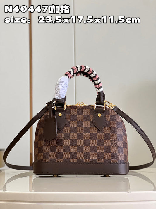 Franco Shops - Louis Vuittons  - 15771