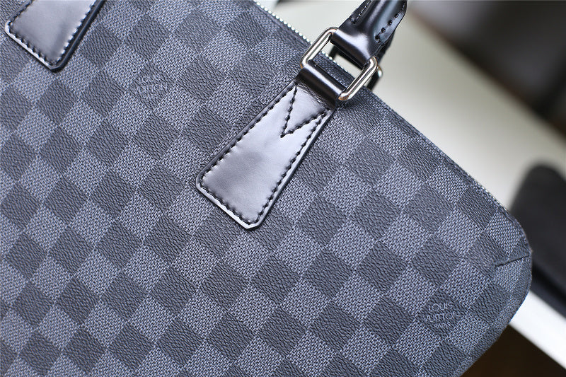 Franco Shops - Louis Vuittons  - 9875