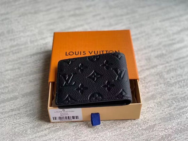 Franco Shops - Louis Vuittons  - 15760
