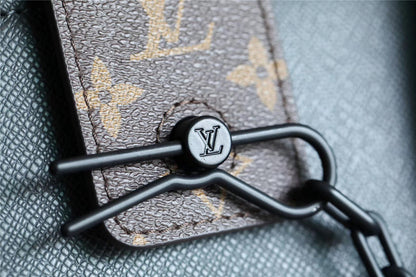Franco Shops - Louis Vuittons  - 9843