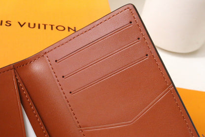 Franco Shops - Louis Vuittons  - 15777
