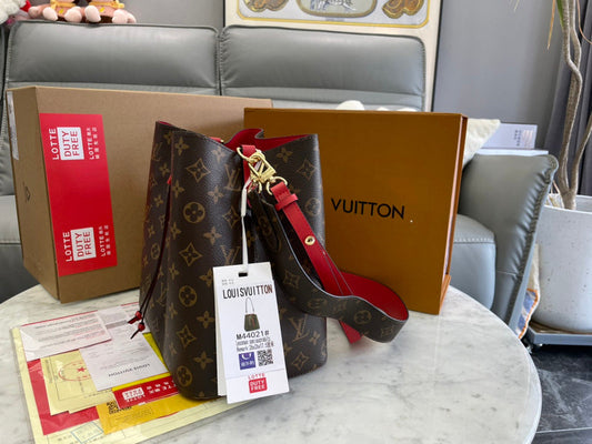 Franco Shops - Louis Vuittons  - 14862