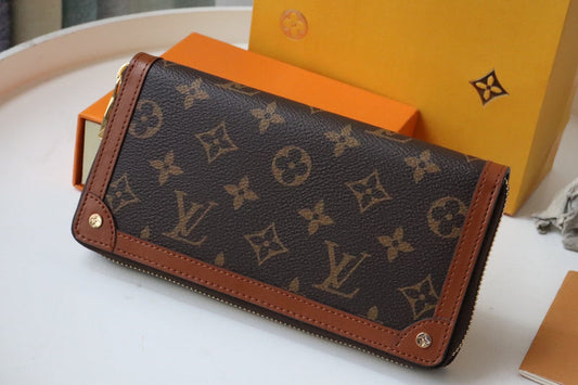 Franco Shops - Louis Vuittons  - 15779