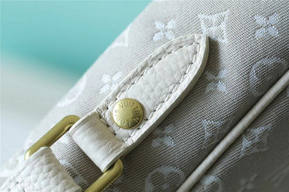 Franco Shops - Louis Vuittons  - 9895