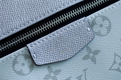 Franco Shops - Louis Vuittons  - 9766