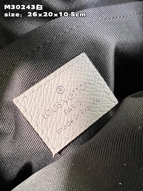 Franco Shops - Louis Vuittons  - 15387