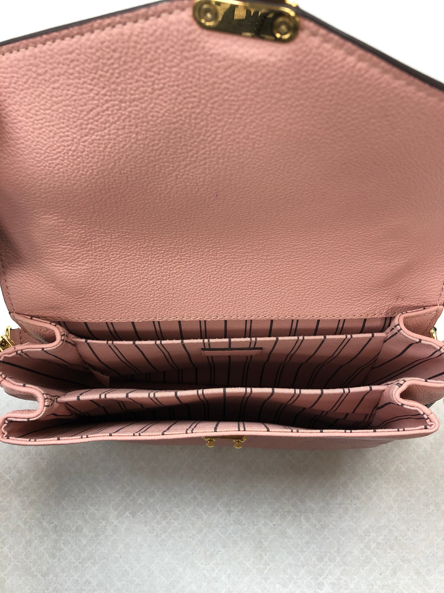 Crossbody Luxury Designer By Louis Vuitton  Size: Medium