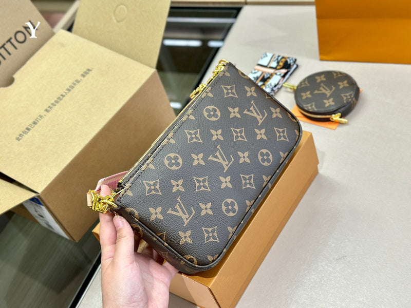 Franco Shops - Louis Vuittons  - 15087