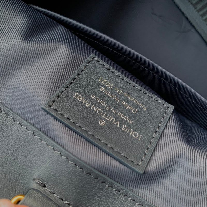 Franco Shops - Louis Vuittons  - 15323