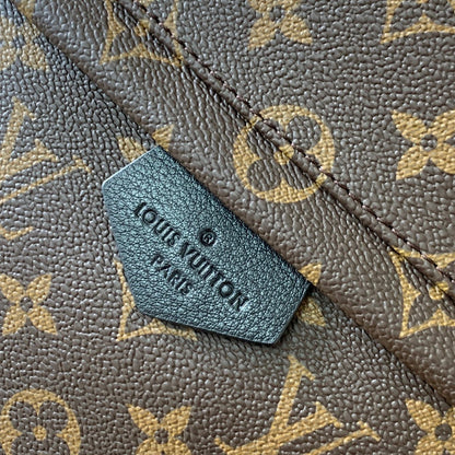 Franco Shops - Louis Vuittons  - 15356