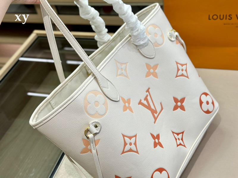 Franco Shops - Louis Vuittons  - 15052