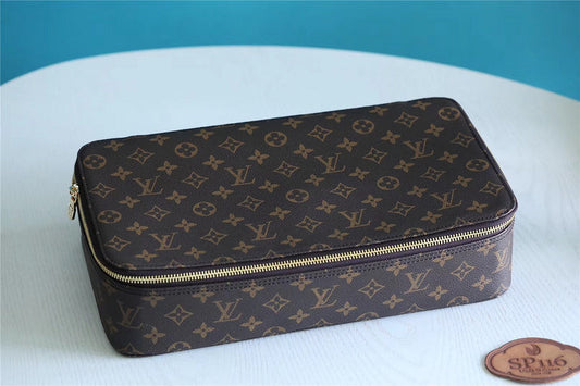 Franco Shops - Louis Vuittons  - 9205