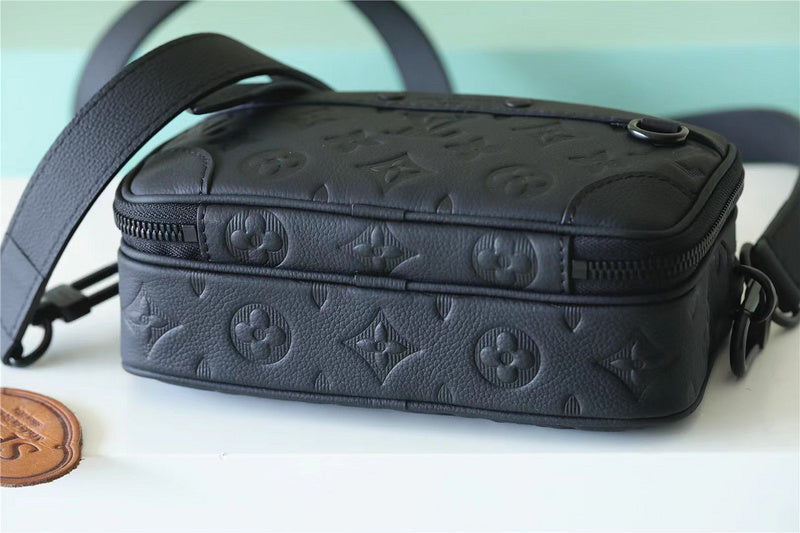 Franco Shops - Louis Vuittons  - 9893