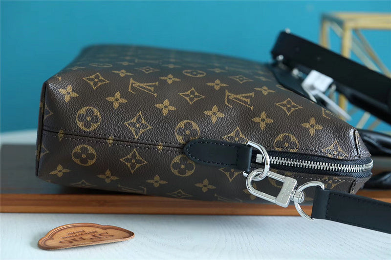 Franco Shops - Louis Vuittons  - 9859