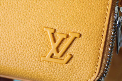 Franco Shops - Louis Vuittons  - 9974
