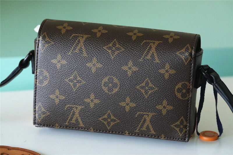 Franco Shops - Louis Vuittons  - 9922