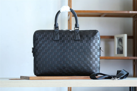 Franco Shops - Louis Vuittons  - 9832